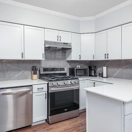 Beautiful Remodeled Penthouse Unit In Old Town Villa Chicago Luaran gambar